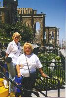 vegas09b.jpg (9896 bytes)